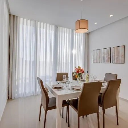 Stunning 3bed With Views By Homely