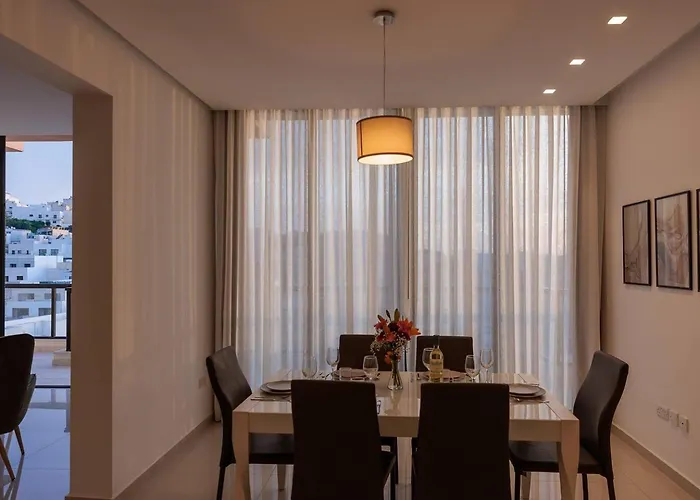 Stunning 3bed With Views By Homely *