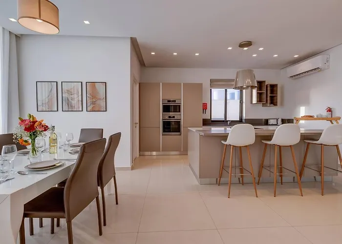 Stunning 3bed With Views By Homely Apartament Mellieħa