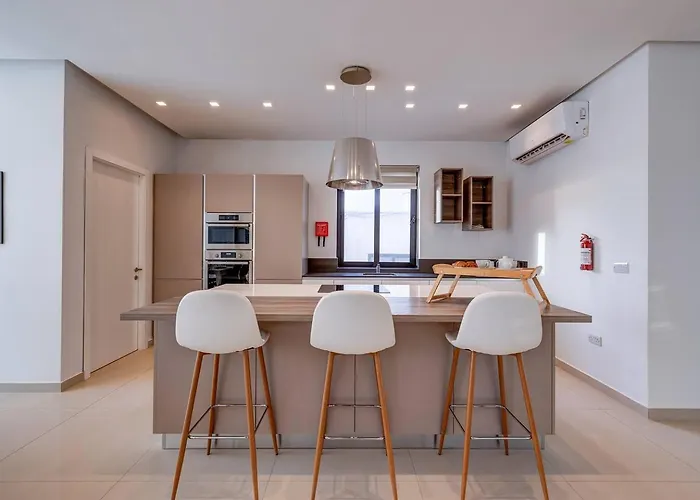 Stunning 3bed With Views By Homely