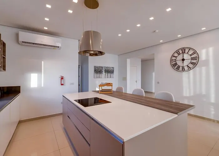 Stunning 3bed With Views By Homely Mellieħa