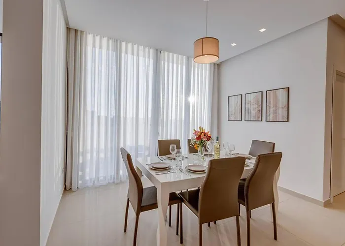 Stunning 3bed With Views By Homely