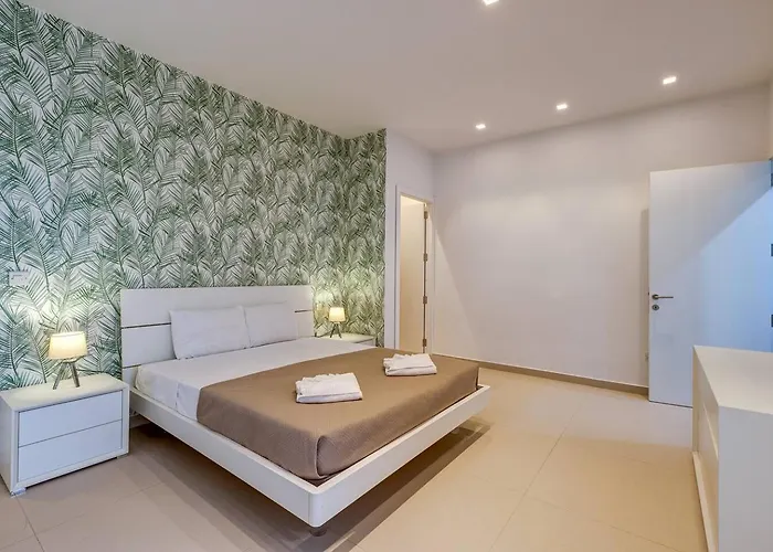 Stunning 3bed With Views By Homely